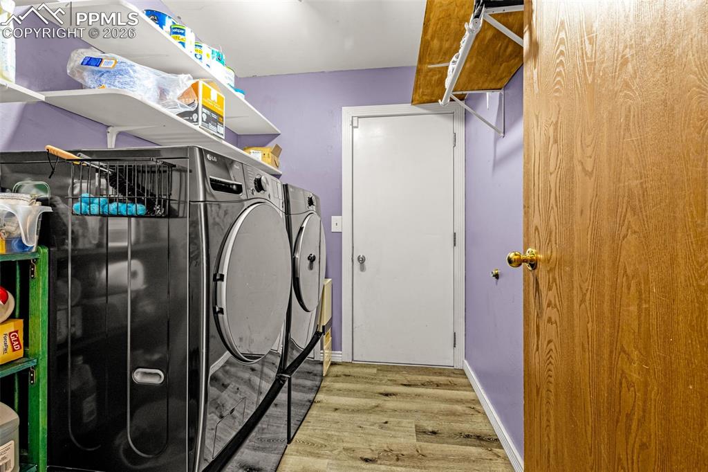 Image 35 of 50: Laundry