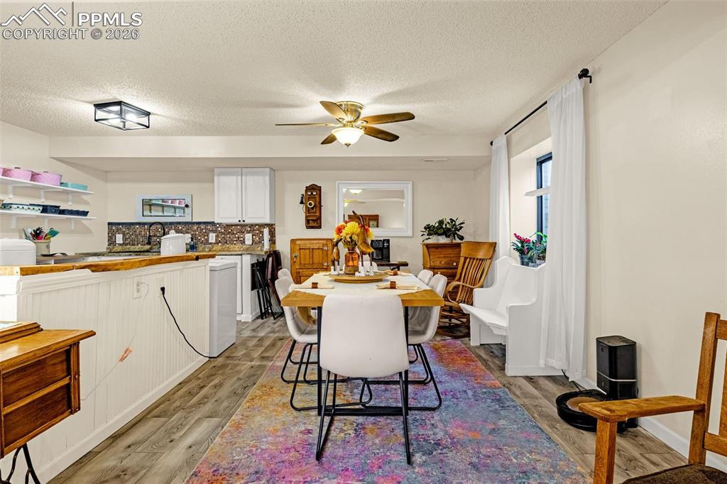 Image 43 of 50: Dining Room in MIL Suite