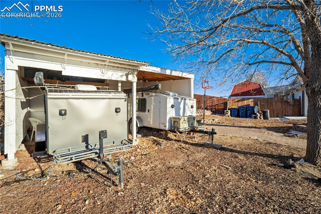 Image 5 of 50: Back of Structure