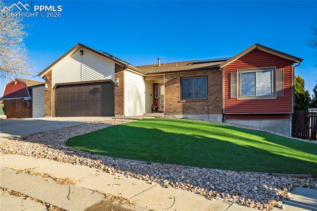 Image 7 of 50: Front of Structure