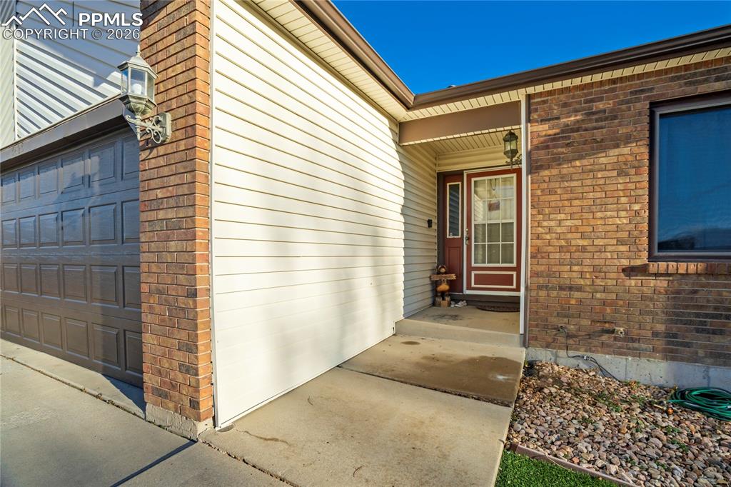 Image 8 of 50: Entry