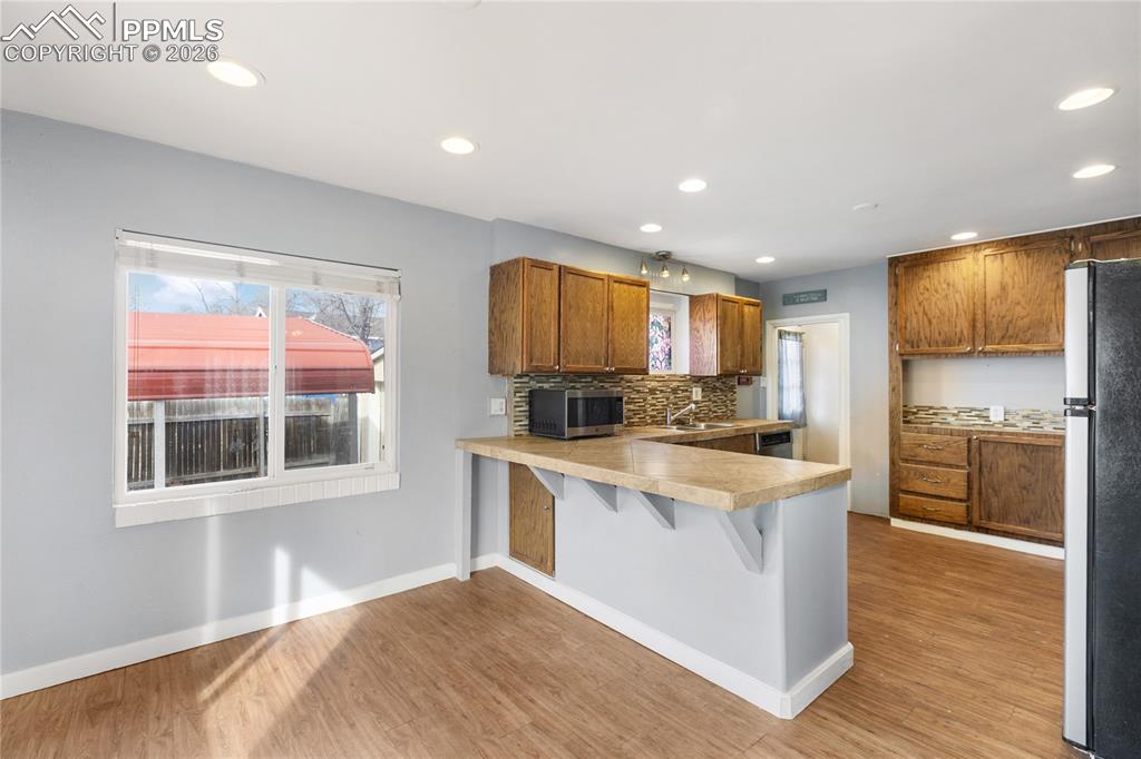 Image 13 of 36: Kitchen