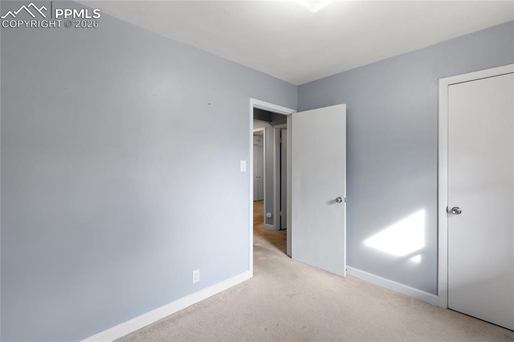 Image 19 of 36: Bedroom