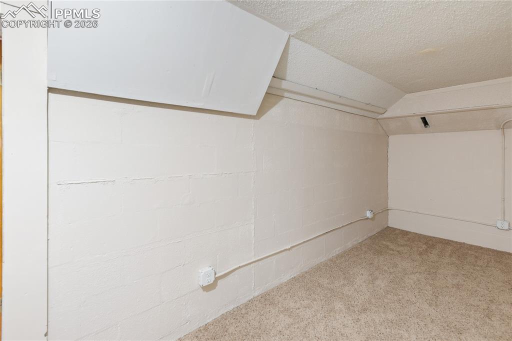 Image 24 of 36: Bonus Room