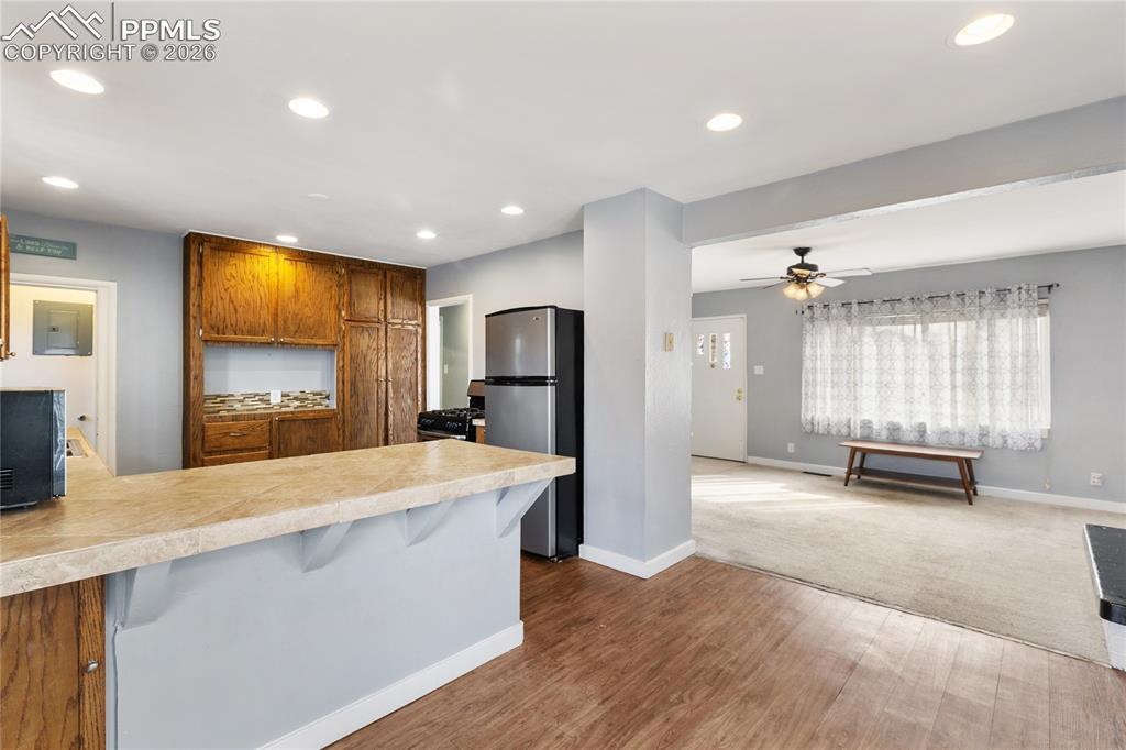 Image 8 of 36: Kitchen