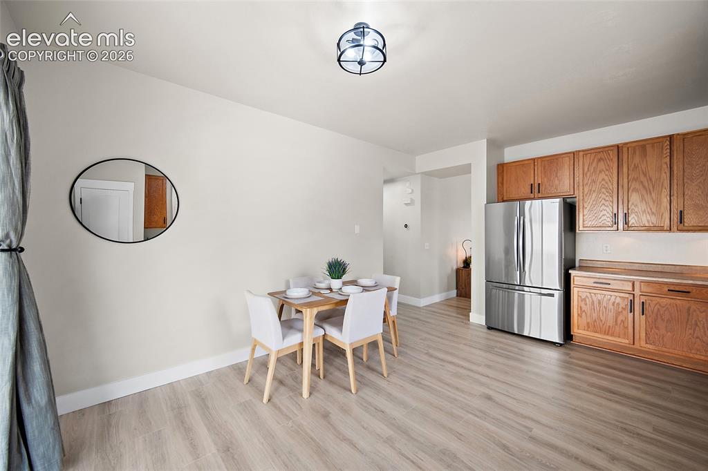 Image 14 of 47: Dining Area