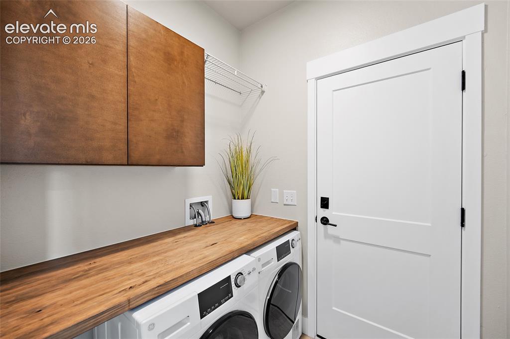 Image 16 of 47: Laundry