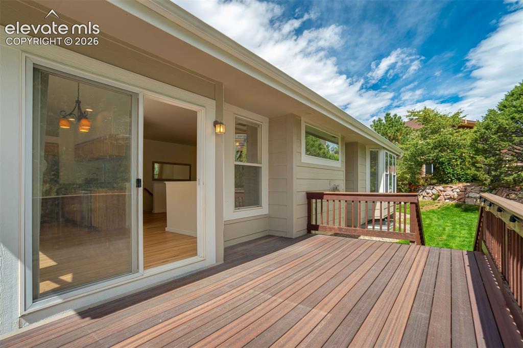 Image 41 of 50: Deck