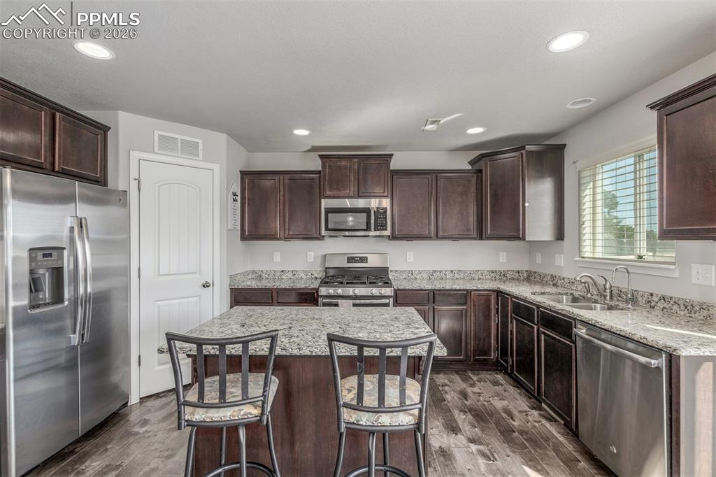 Image 16 of 35: Kitchen