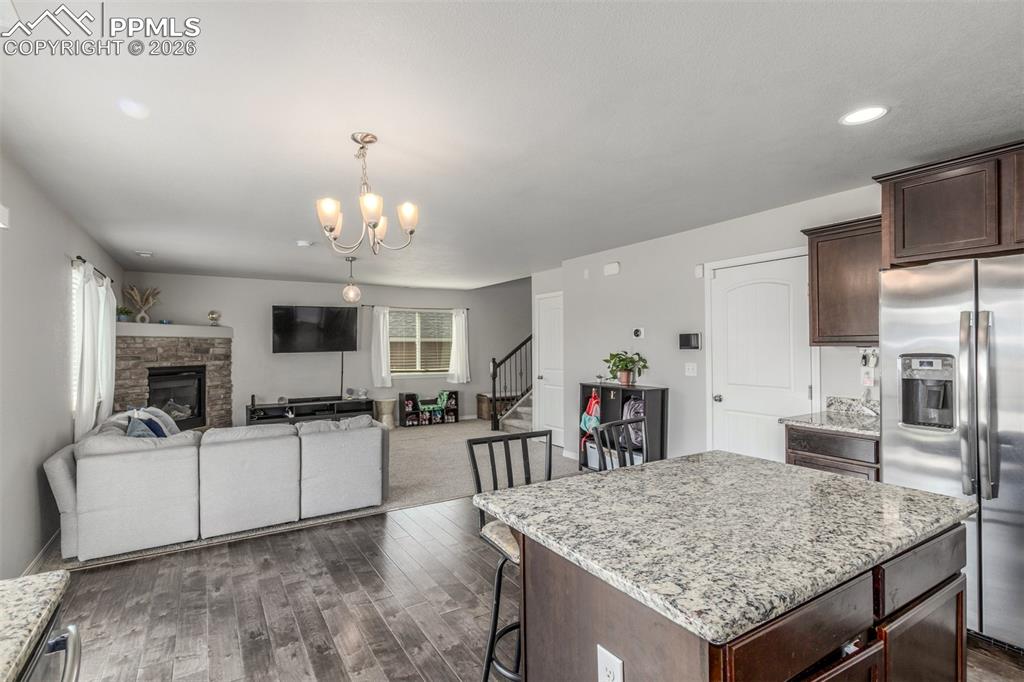 Image 18 of 35: Kitchen