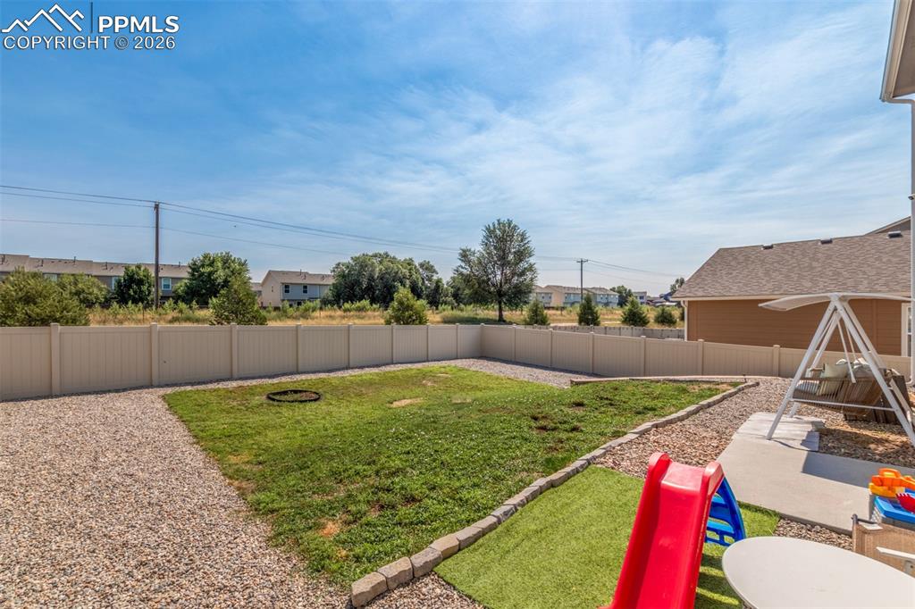 Image 35 of 35: Yard