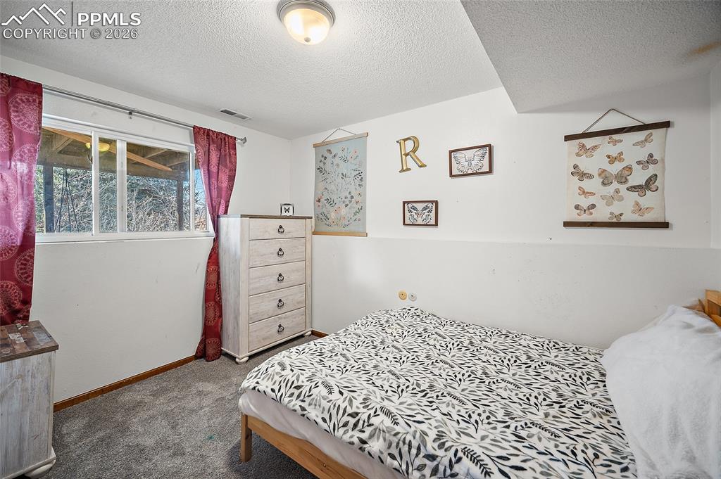 Image 24 of 37: Bedroom