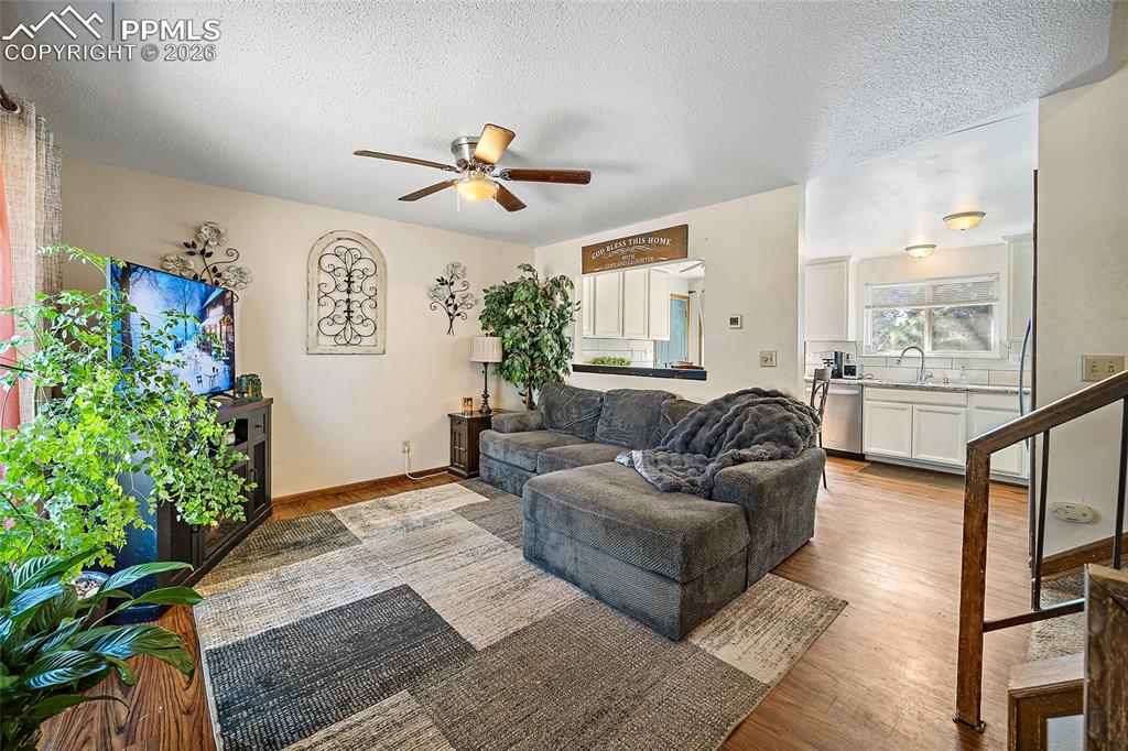 Image 4 of 37: Living Room