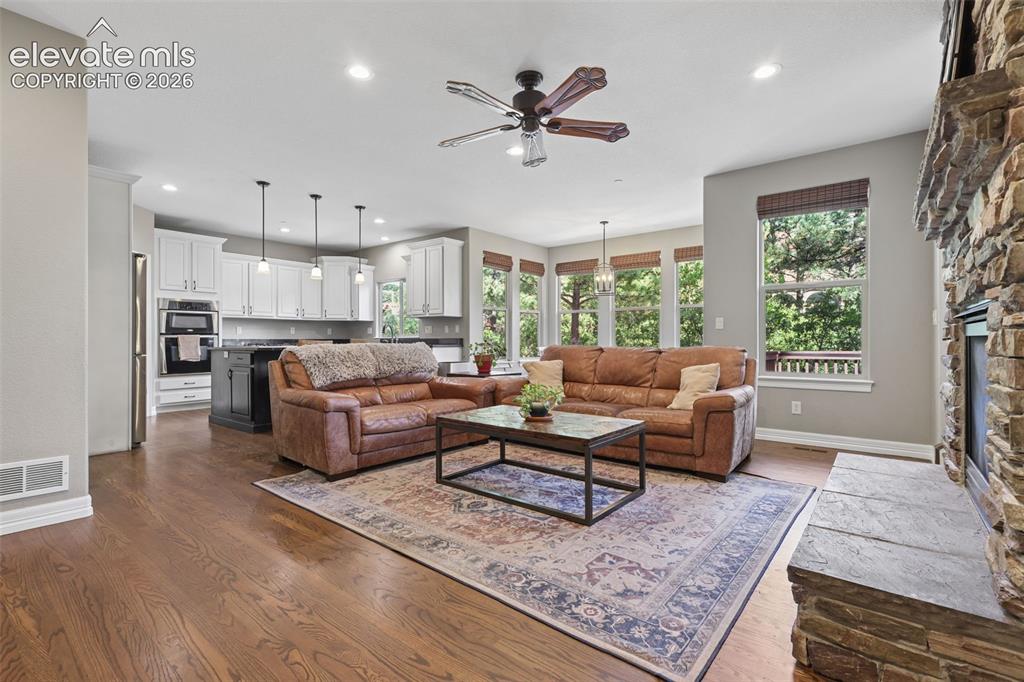 Image 10 of 49: Living Room