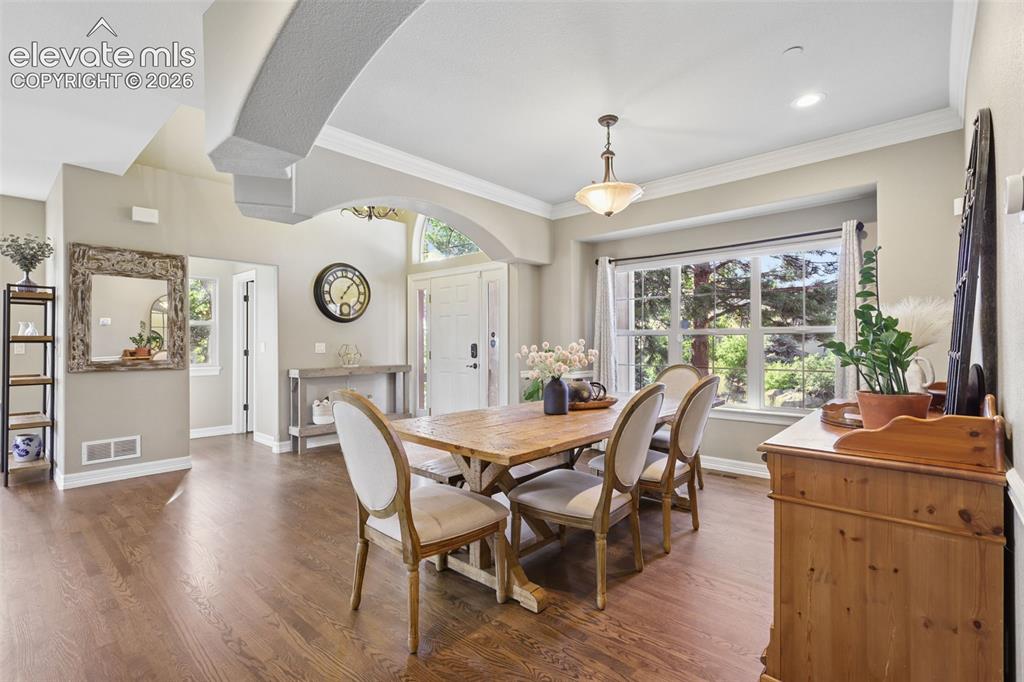 Image 3 of 49: Dining Area
