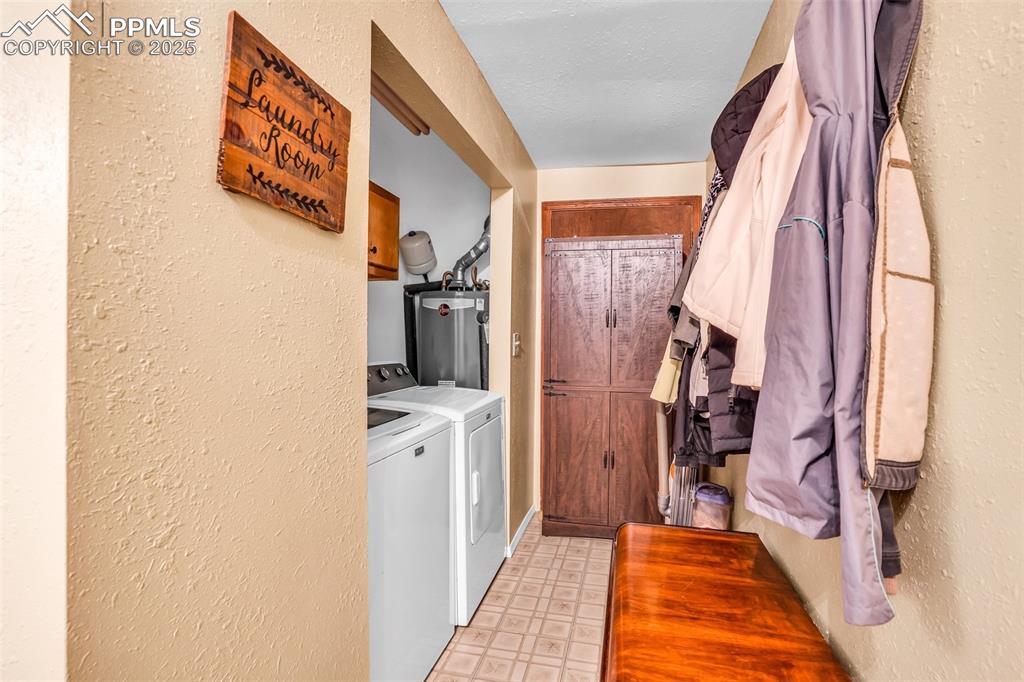 Image 13 of 50: Main Level Laundry