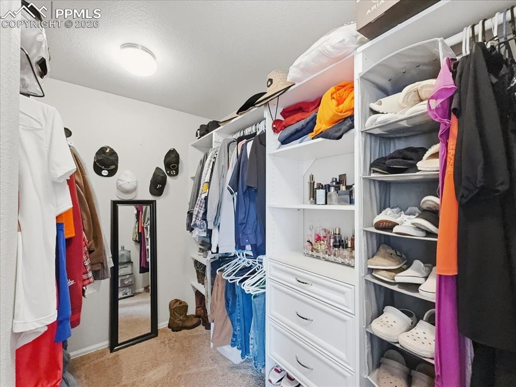 Image 17 of 38: walk in closet!
