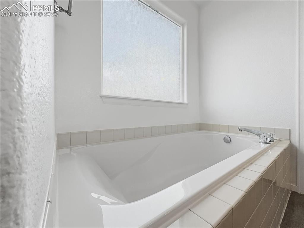 Image 20 of 38: Bathroom