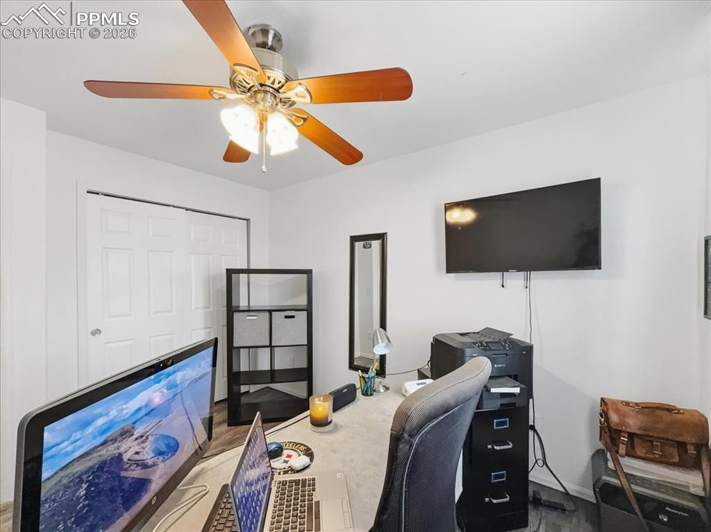 Image 26 of 38: Office