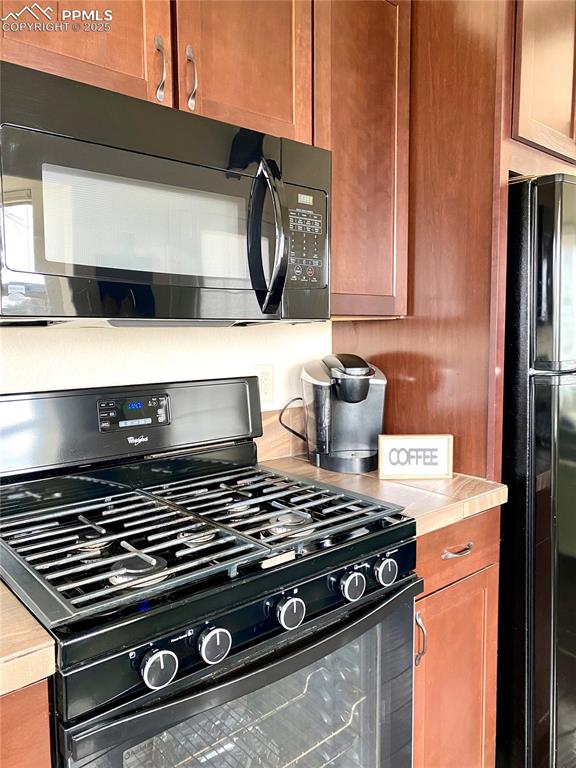 Image 13 of 39: Appliances included.