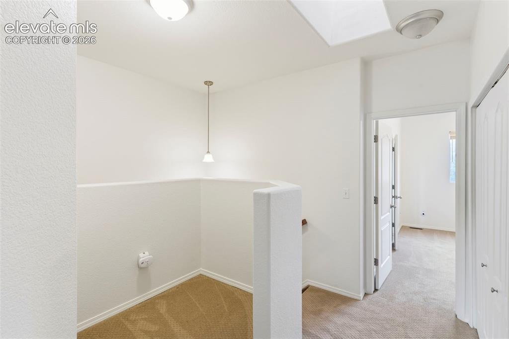 Image 15 of 28: Loft