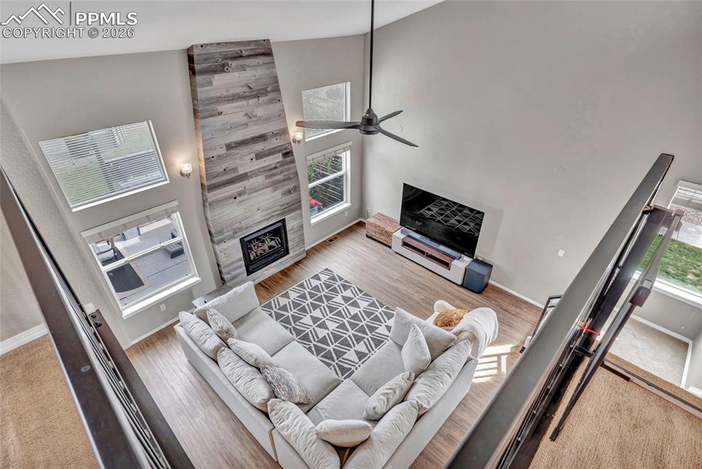 Image 18 of 48: Living Room