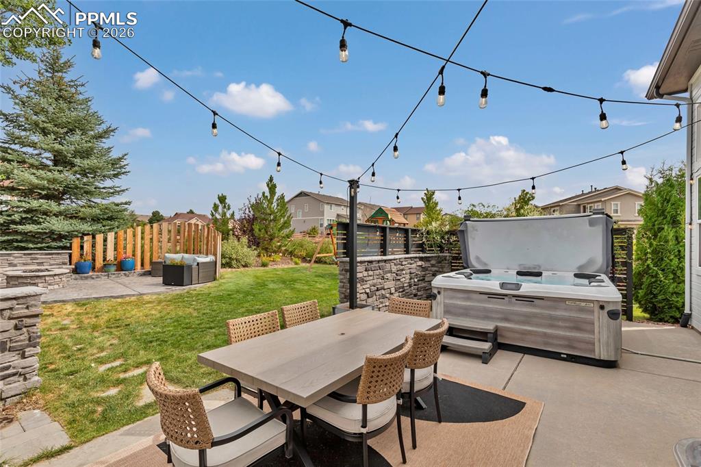 Image 41 of 48: Patio