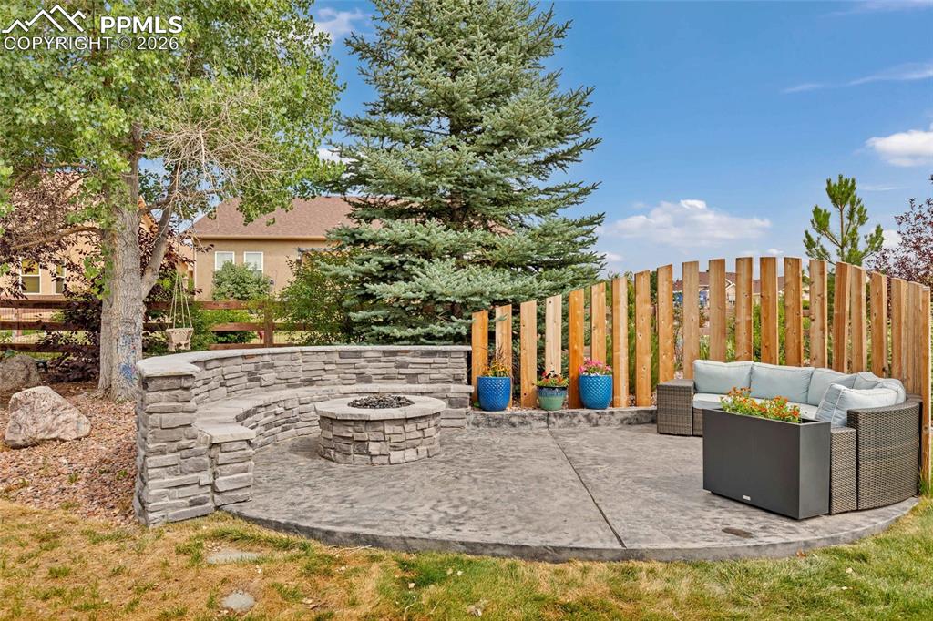 Image 42 of 48: Patio