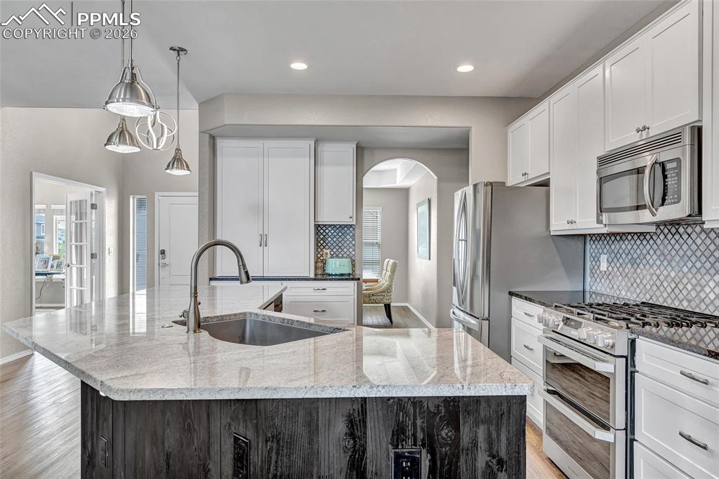 Image 6 of 48: Kitchen