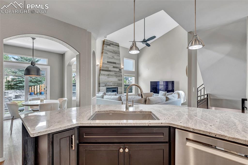 Image 7 of 48: Kitchen