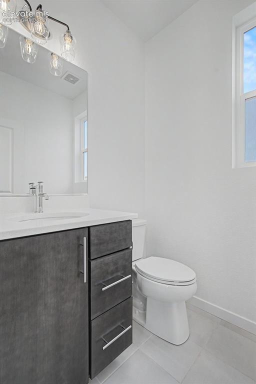 Image 21 of 39: Bathroom