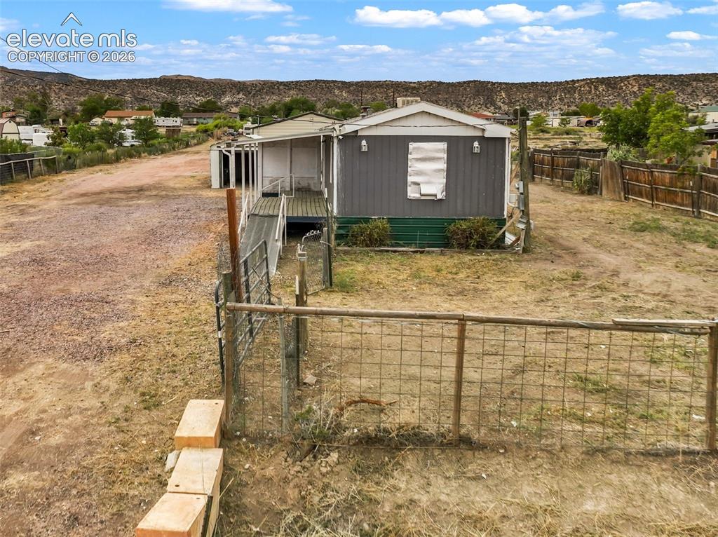 Image 4 of 43: Side of Structure