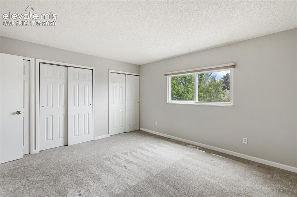Image 17 of 28: Bedroom