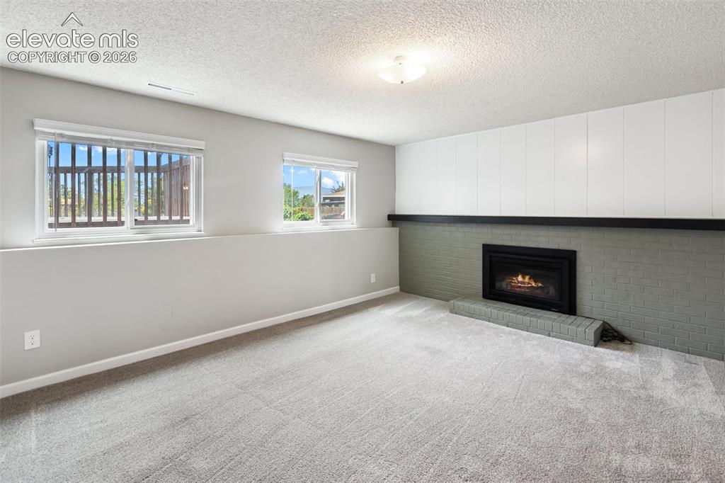 Image 21 of 28: Family Room
