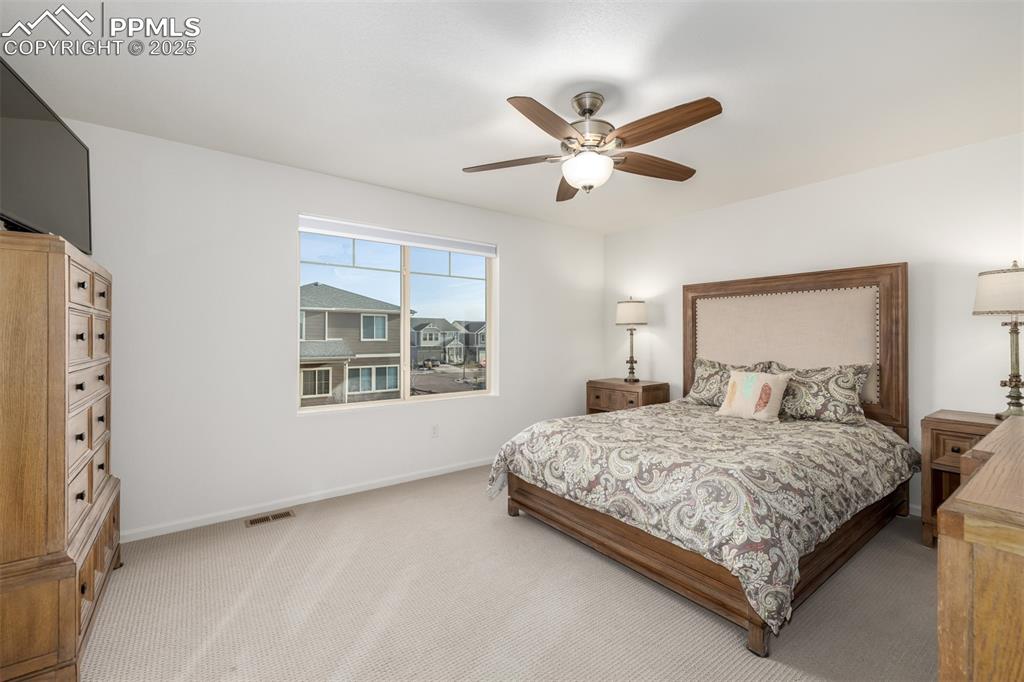 Image 17 of 35: Bedroom