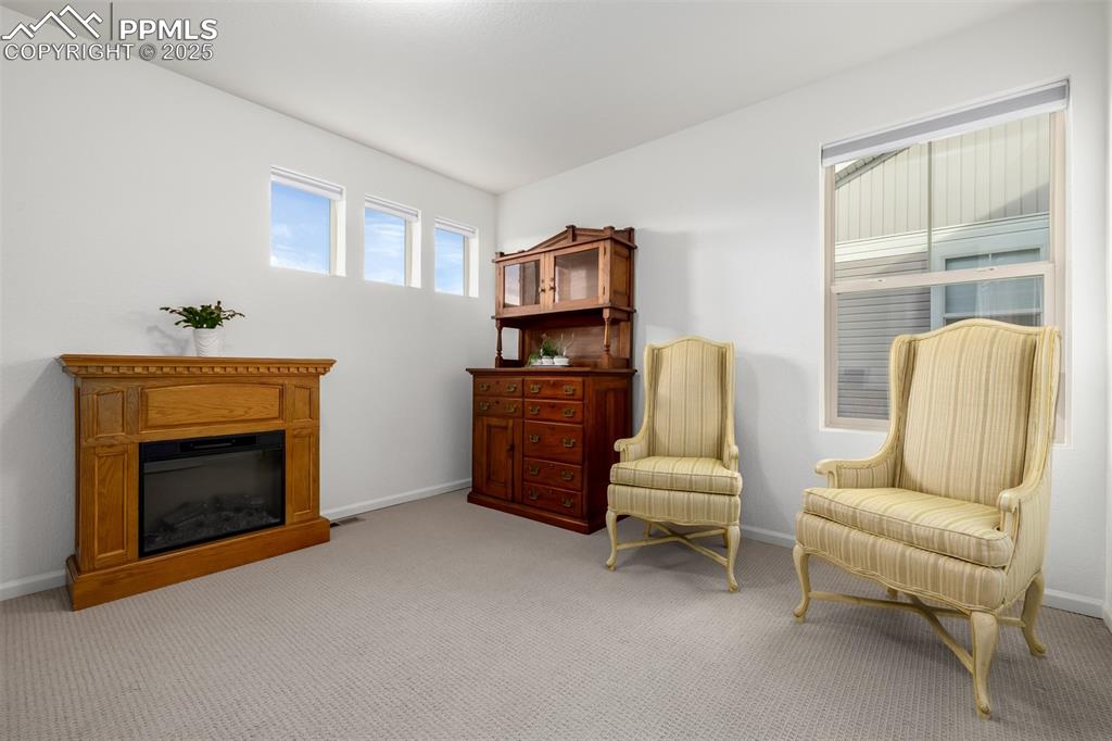 Image 23 of 35: Bedroom