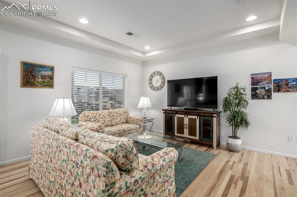 Image 6 of 35: Living Room