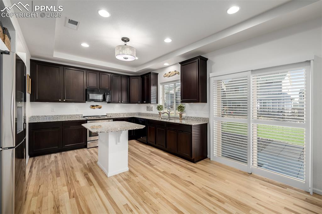 Image 8 of 35: Kitchen