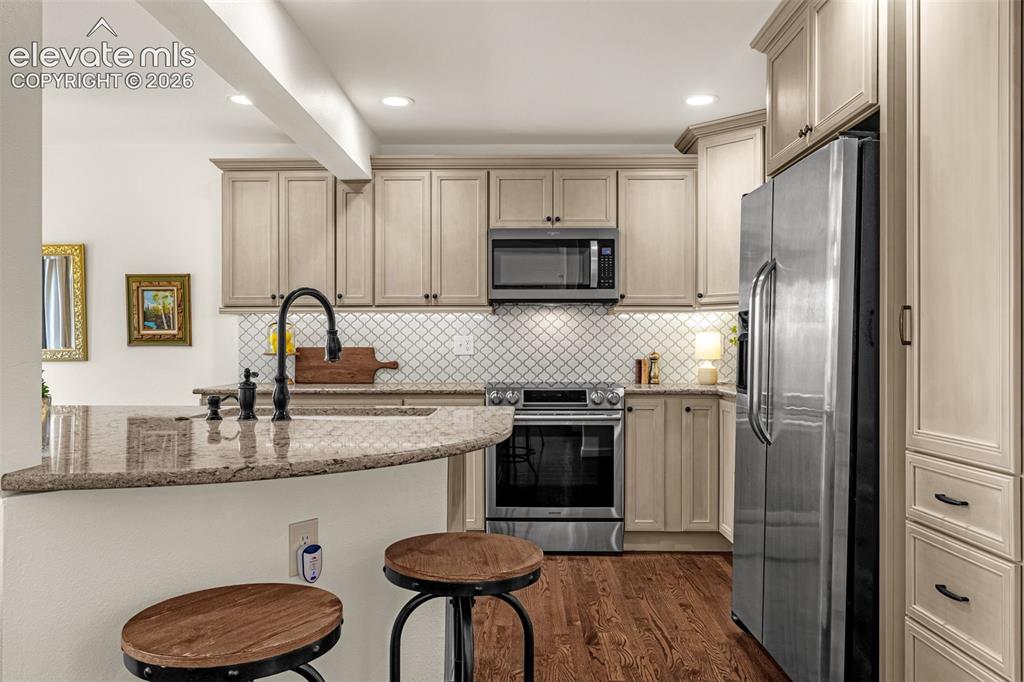 Image 11 of 43: Kitchen