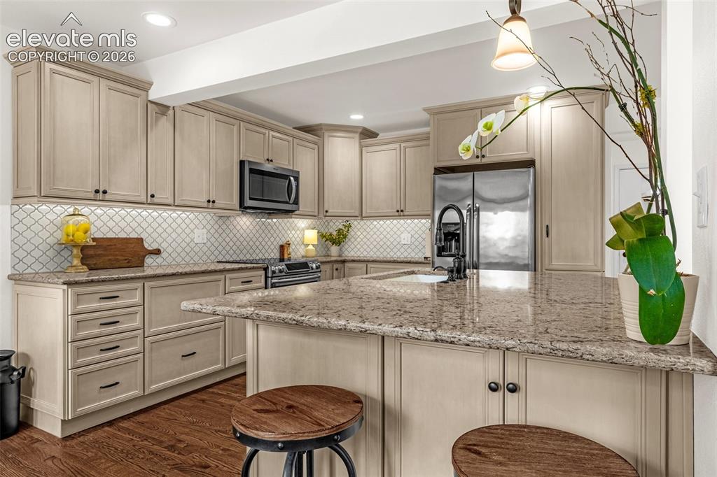 Image 6 of 43: Kitchen