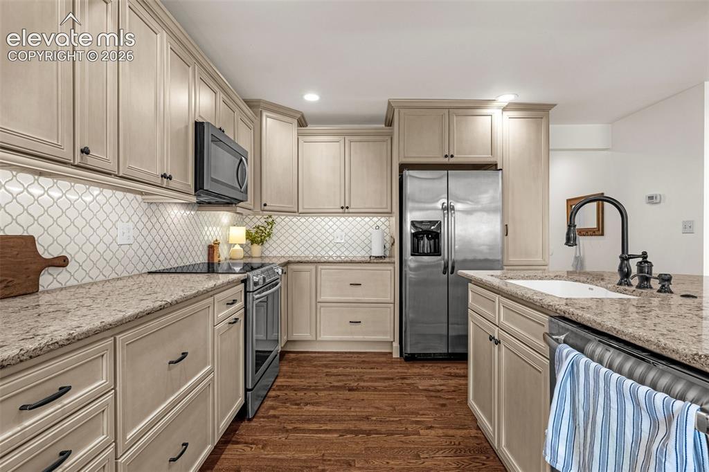 Image 7 of 43: Kitchen