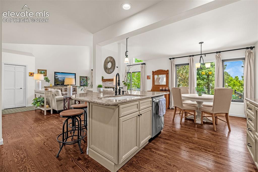 Image 9 of 43: Kitchen