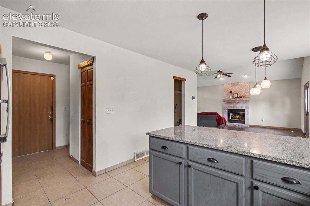 Image 8 of 20: Kitchen