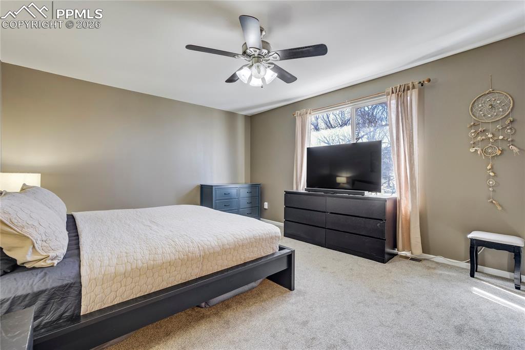 Image 22 of 43: Bedroom