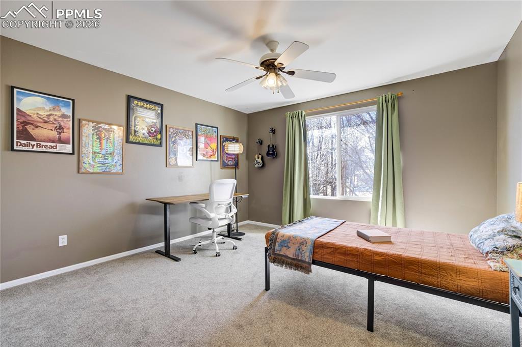 Image 32 of 43: Bedroom