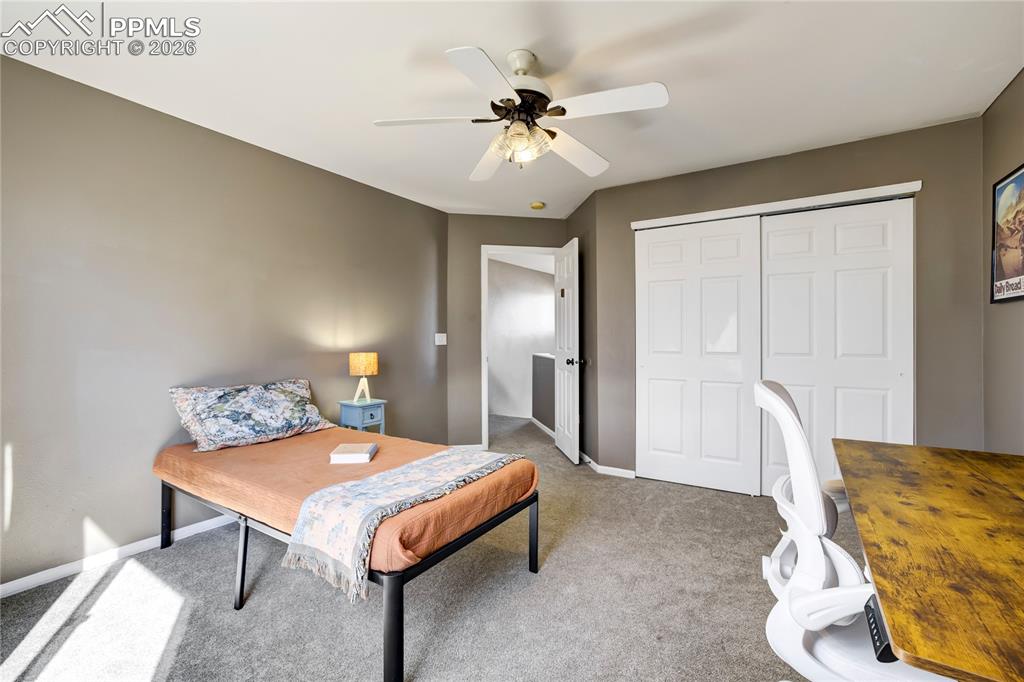 Image 34 of 43: Bedroom