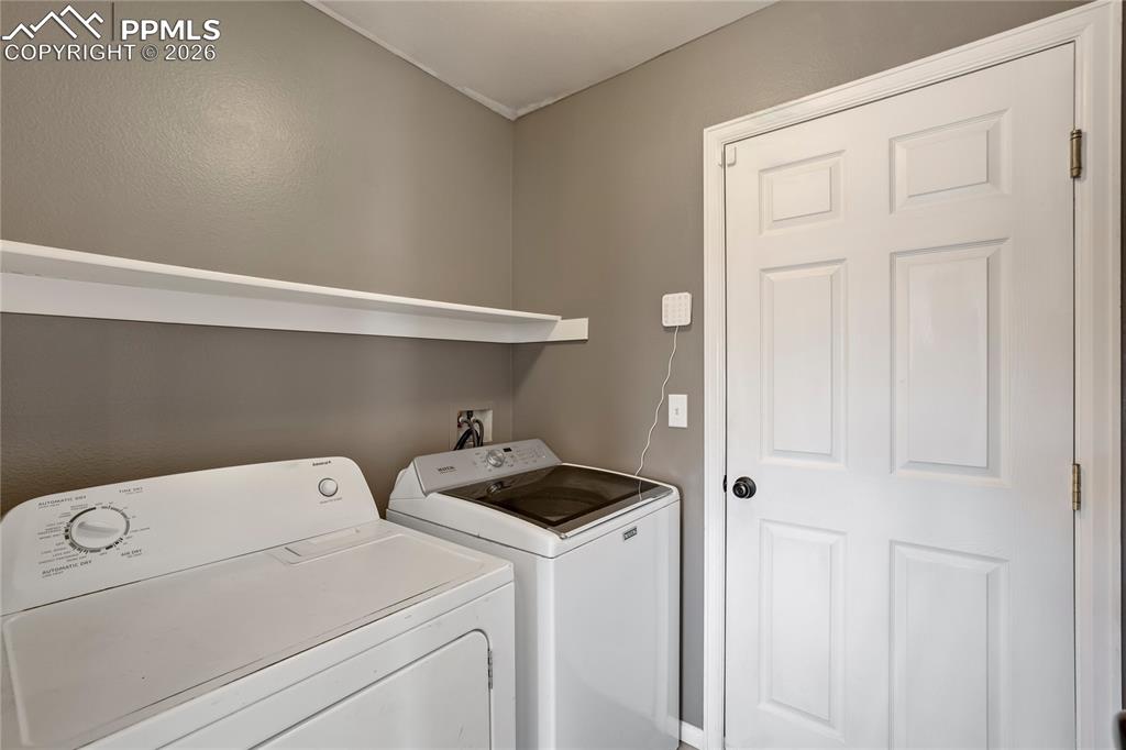 Image 37 of 43: Laundry