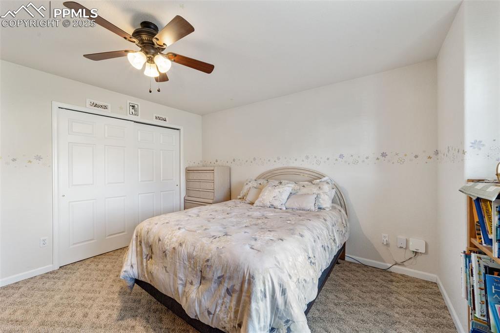 Image 30 of 50: Bedroom