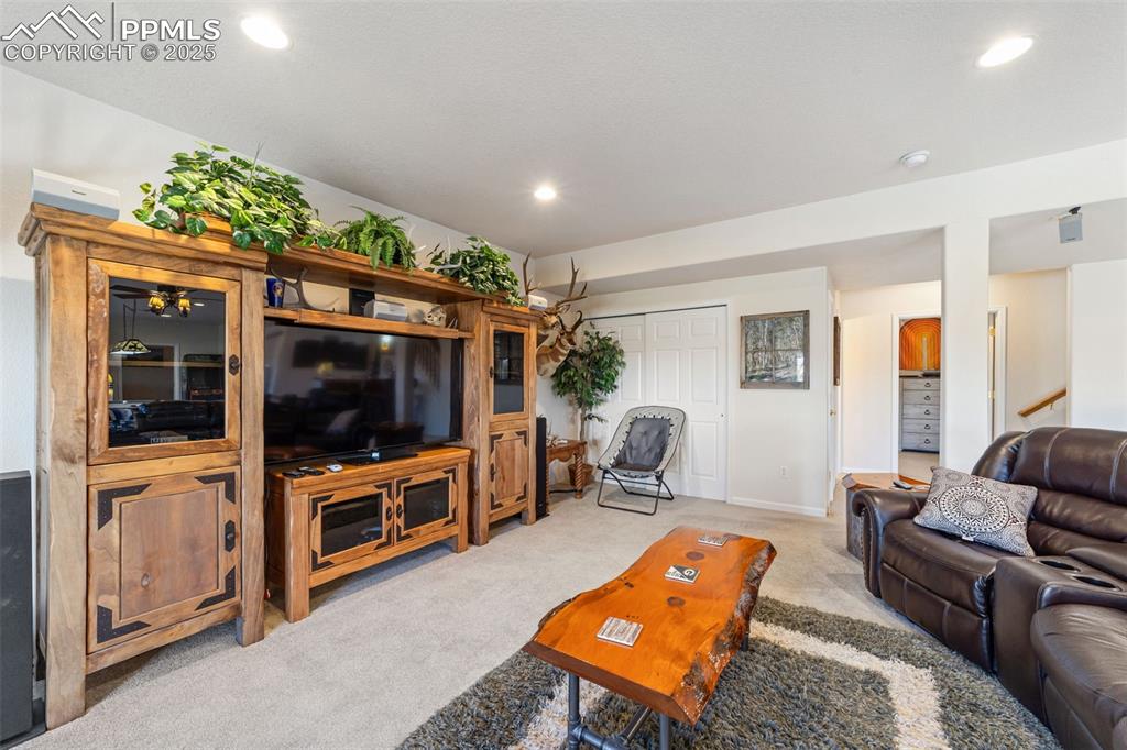 Image 37 of 50: Living Room