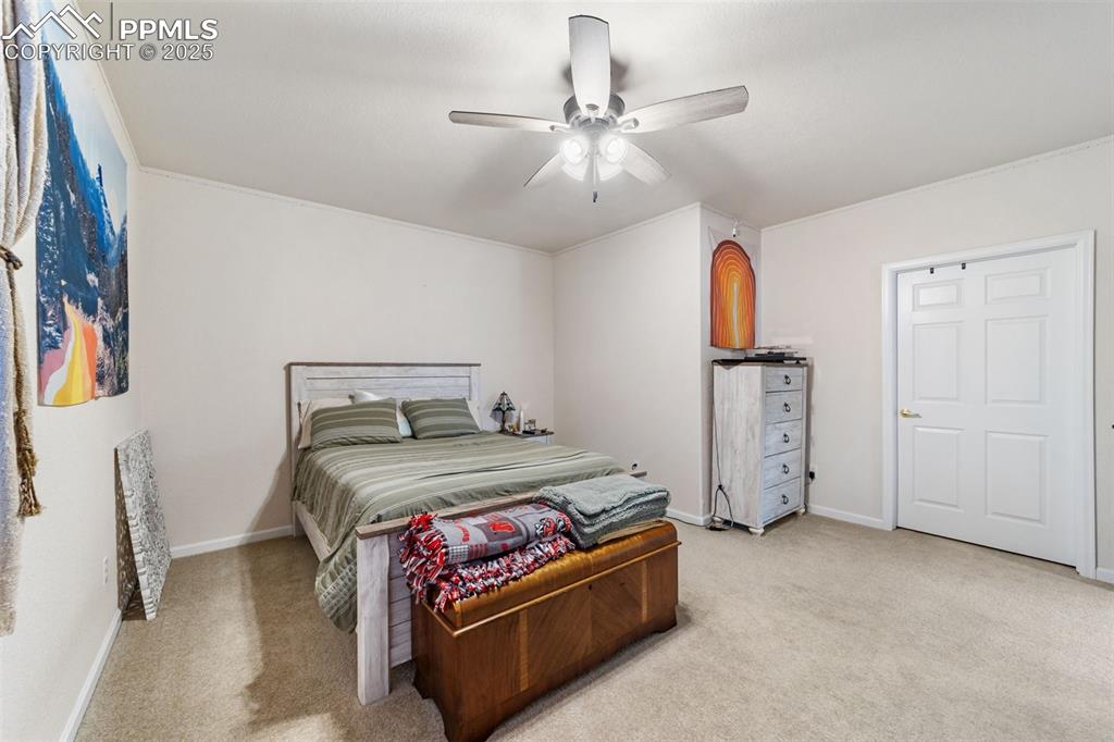 Image 47 of 50: Bedroom